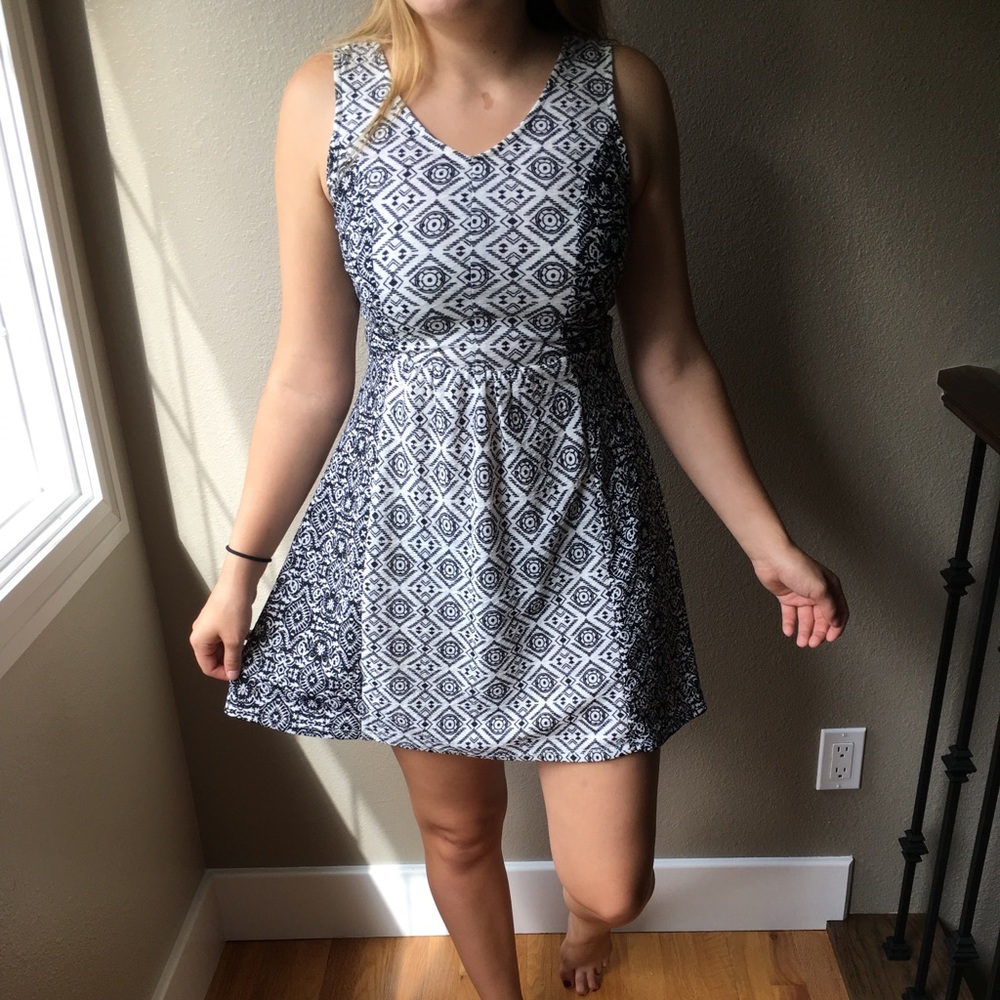 Rewind black and white dress